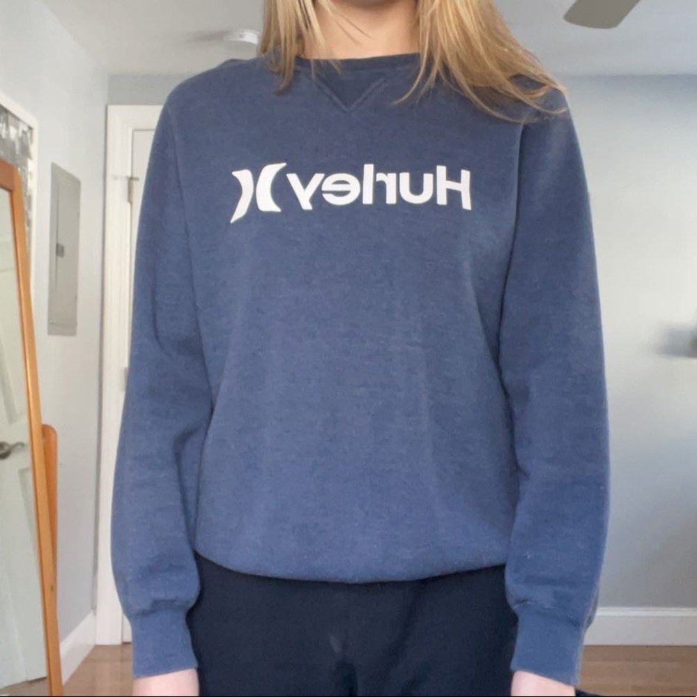 Blue crewneck from the surfing brand Hurley
